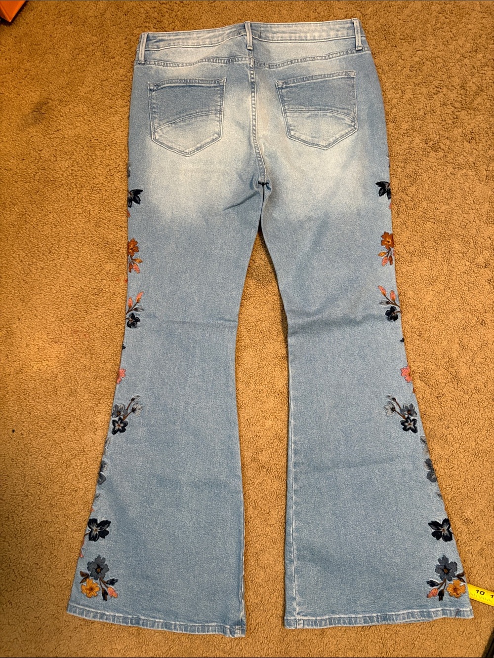NWOT DRIFTWOOD Farrah Floral Embroidered Flare Jean 32 - Picture 7 of 7